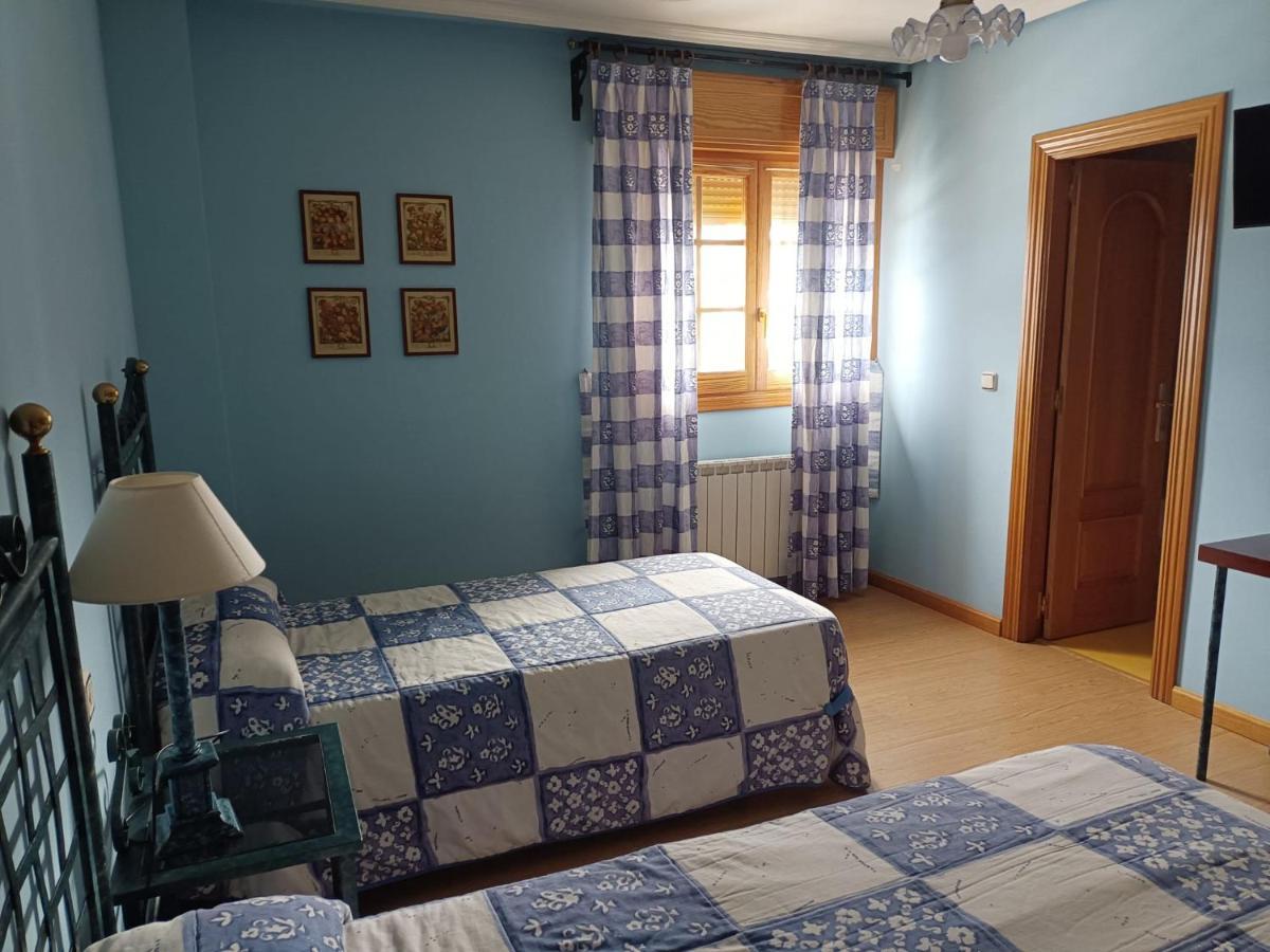 Hotel Pico Espiguete Alba De Los Cardanos Bagian luar foto