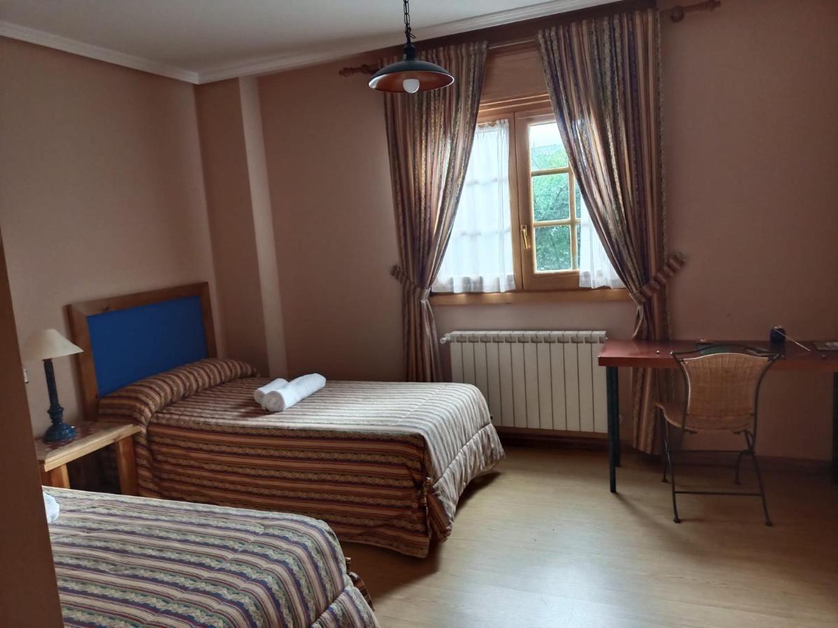 Hotel Pico Espiguete Alba De Los Cardanos Bagian luar foto