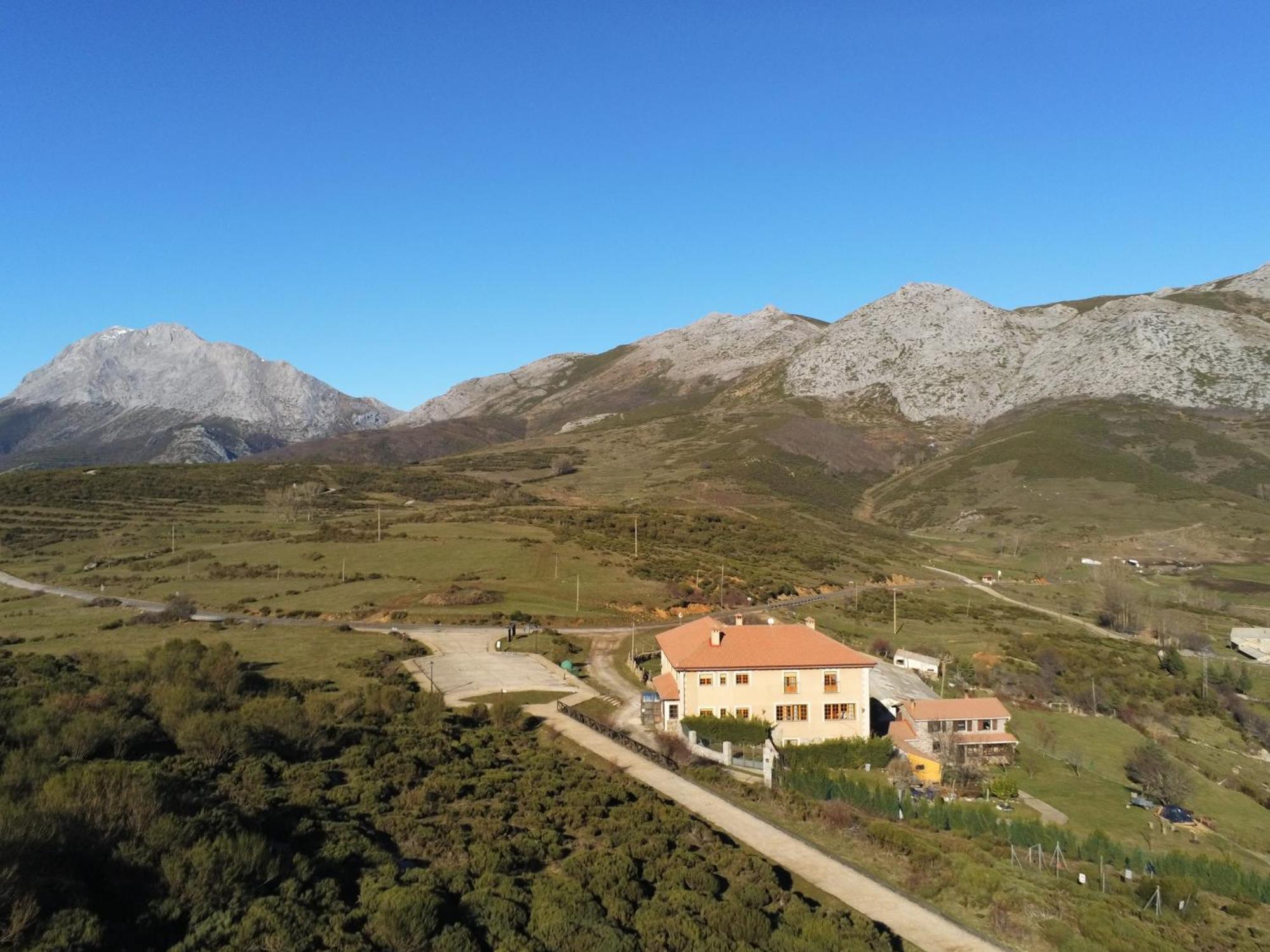 Hotel Pico Espiguete Alba De Los Cardanos Bagian luar foto