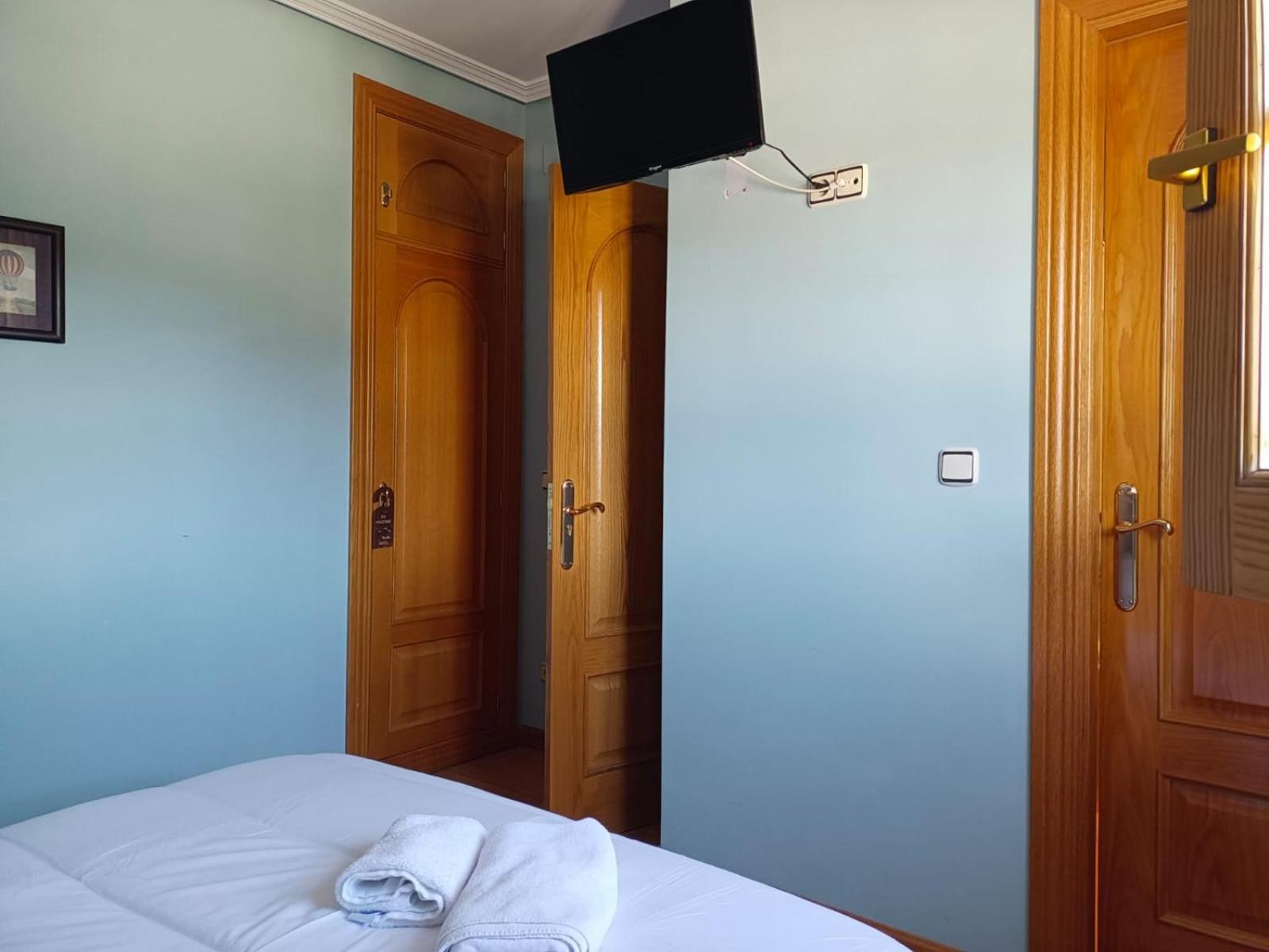 Hotel Pico Espiguete Alba De Los Cardanos Bagian luar foto